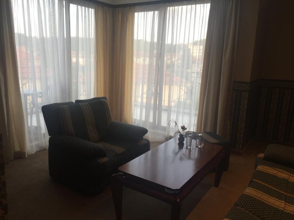 Chateau Montagne Hotel Troyan Trojan Kültér fotó