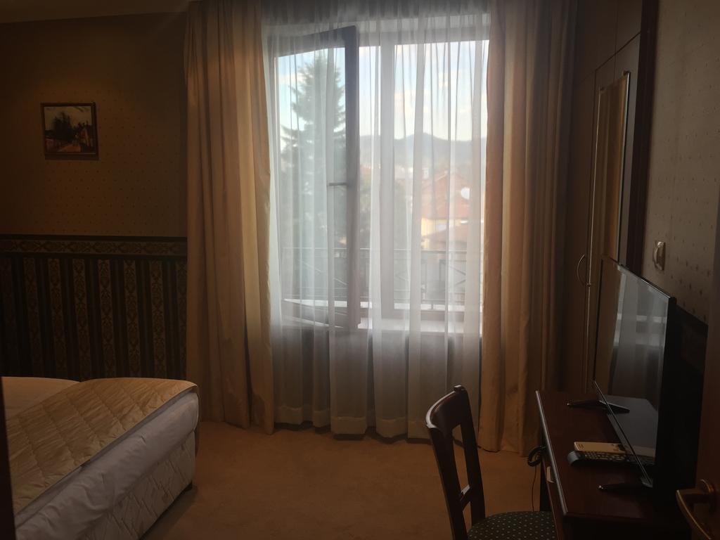 Chateau Montagne Hotel Troyan Trojan Kültér fotó