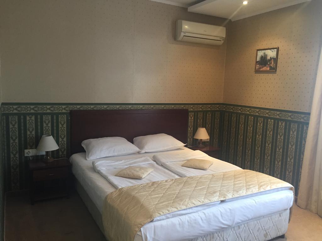 Chateau Montagne Hotel Troyan Trojan Kültér fotó