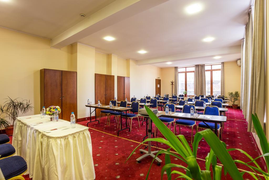 Chateau Montagne Hotel Troyan Trojan Kültér fotó