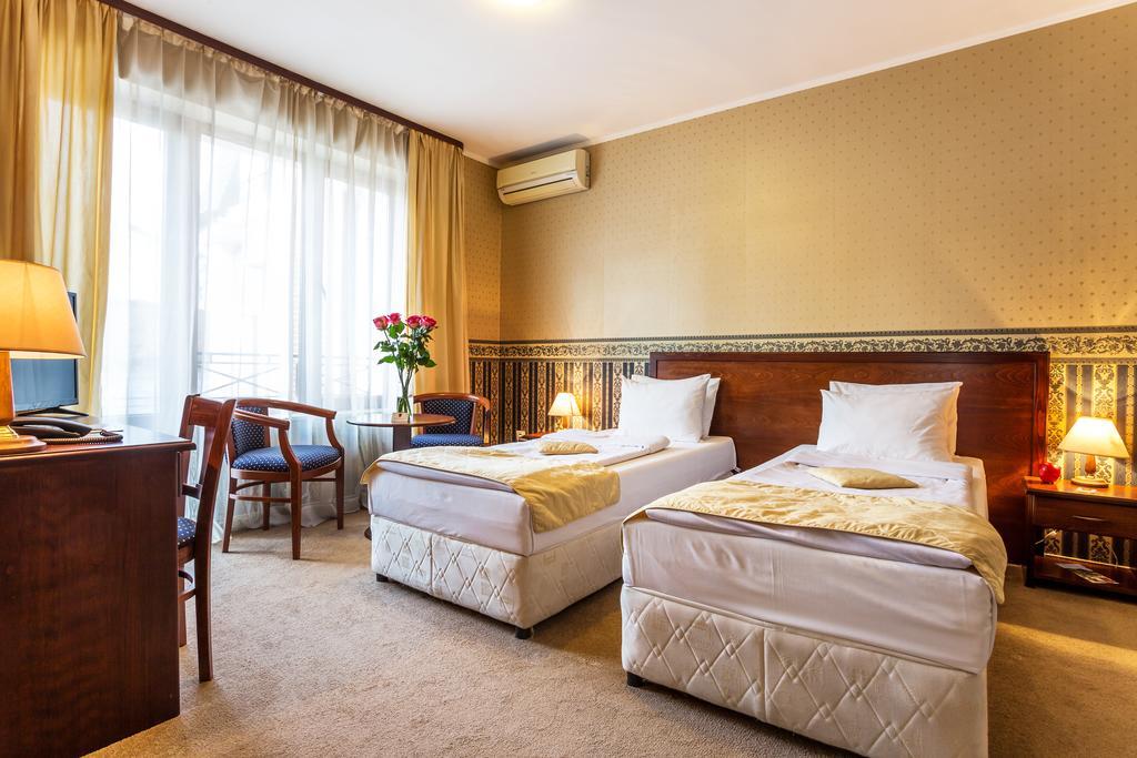 Chateau Montagne Hotel Troyan Trojan Kültér fotó