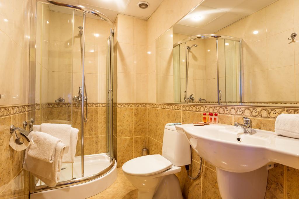 Chateau Montagne Hotel Troyan Trojan Kültér fotó