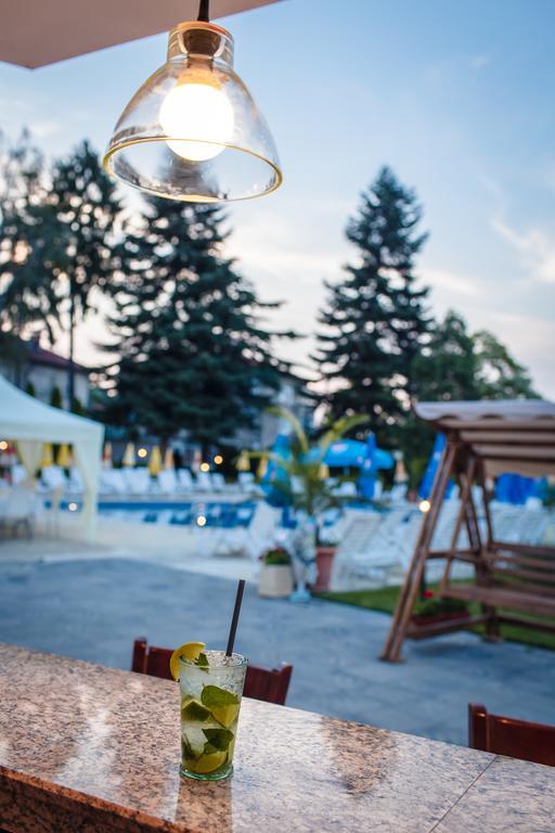 Chateau Montagne Hotel Troyan Trojan Kültér fotó